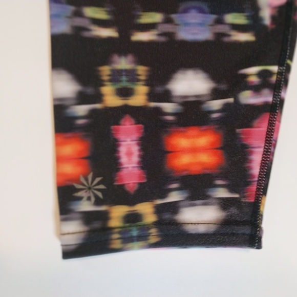 Athleta Size XL Multicolor Abstract Leggings - Picture 5 of 10